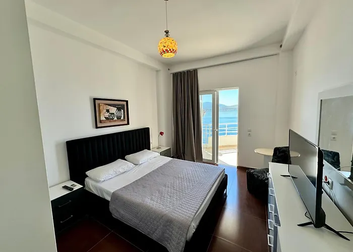 Blue Deluxe Apartment Saranda