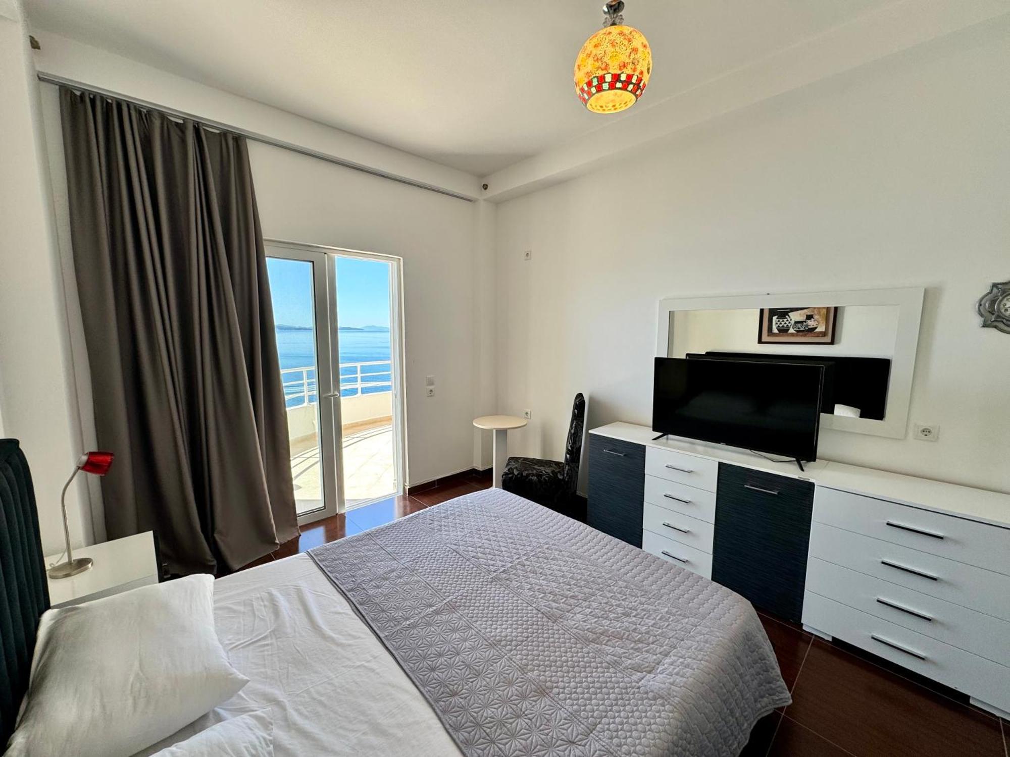 Blue Deluxe * Sarande