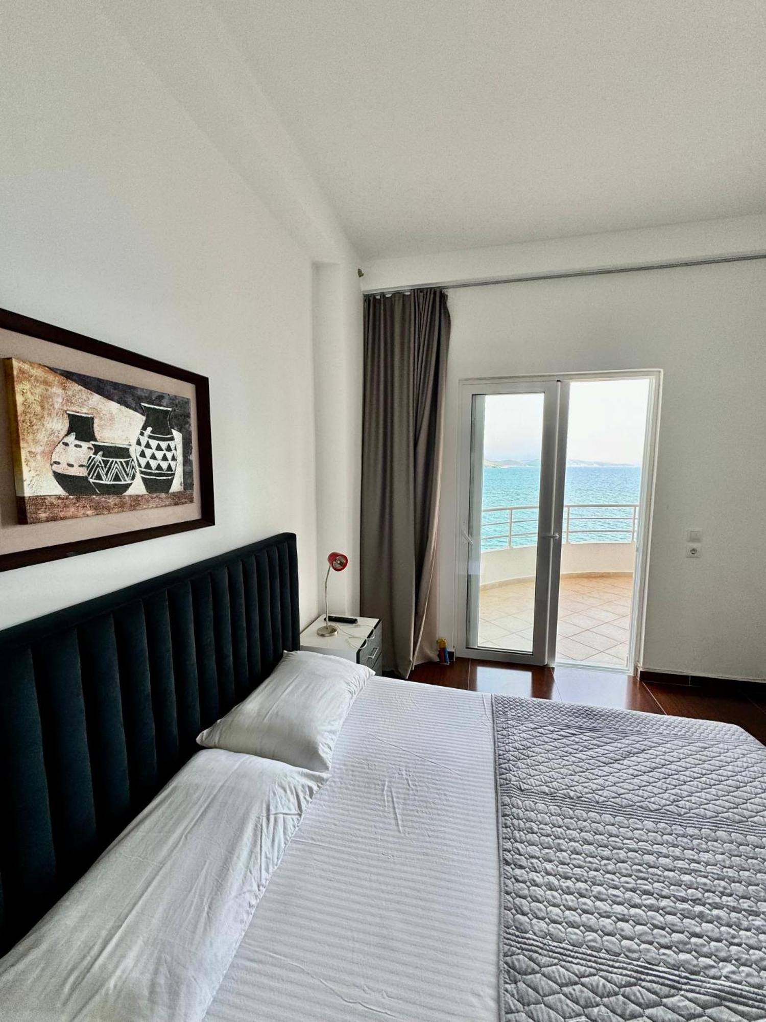 Blue Deluxe Apartment *